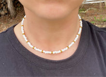 Load image into Gallery viewer, Choker Necklace - White &amp; Gold